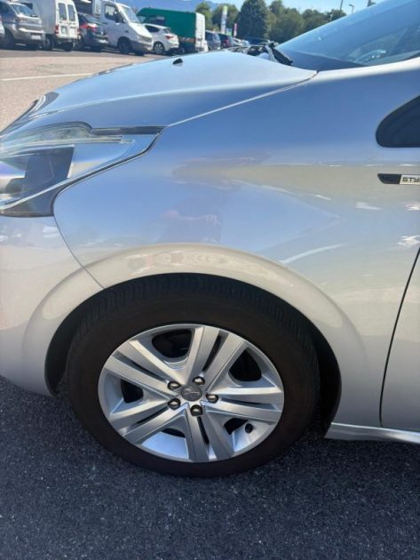 PEUGEOT 208 1.2 VTI 82 S&S STYLE 