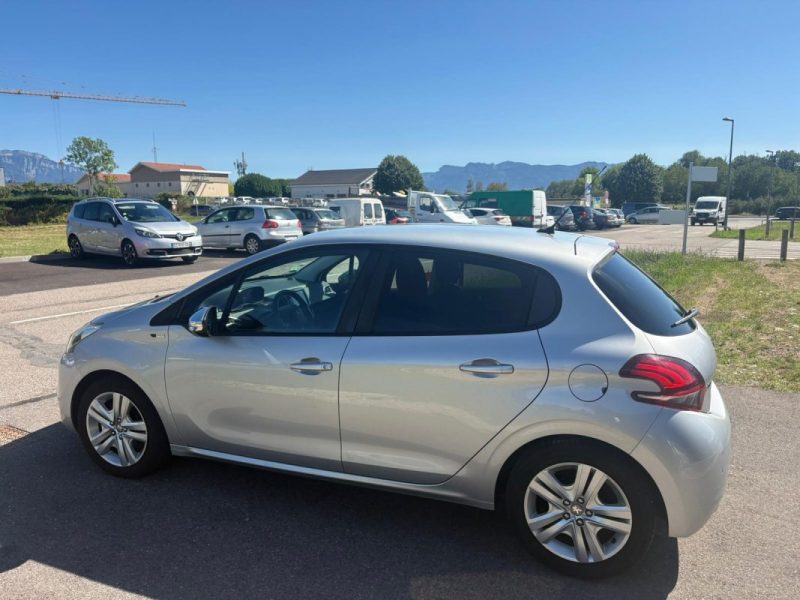PEUGEOT 208 1.2 VTI 82 S&S STYLE 