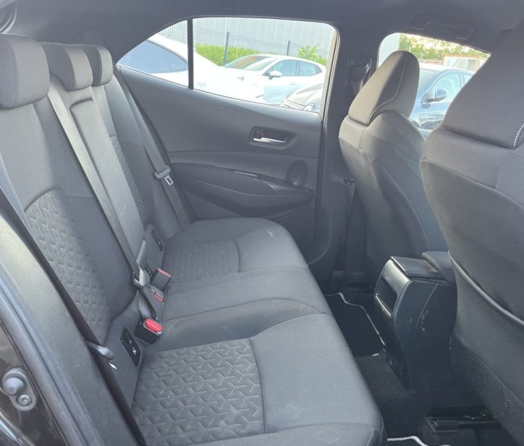 TOYOTA COROLLA 1.8 HYBRID 122h DYNAMIC BUSINESS