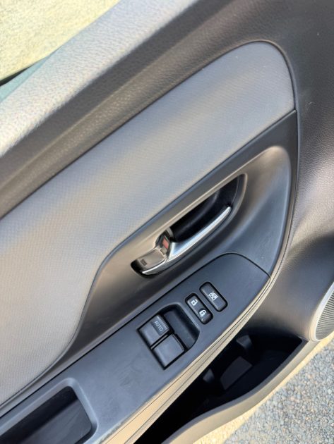 TOYOTA YARIS hybrid boite automatique