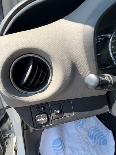 TOYOTA YARIS hybrid boite automatique