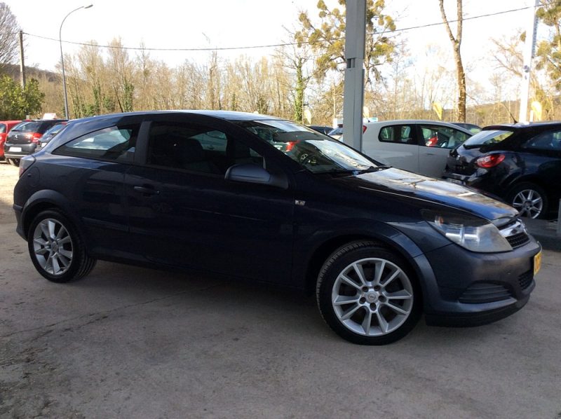 OPEL ASTRA GTC 2007