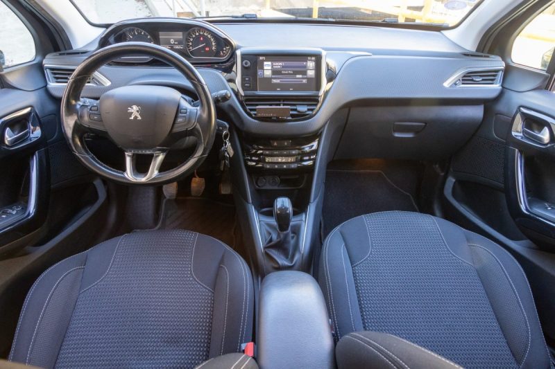 PEUGEOT 208 1.2 PURE TECH 110 ALLURE BUSINESS 2017