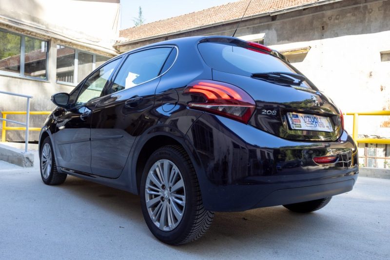 PEUGEOT 208 1.2 PURE TECH 110 ALLURE BUSINESS 2017