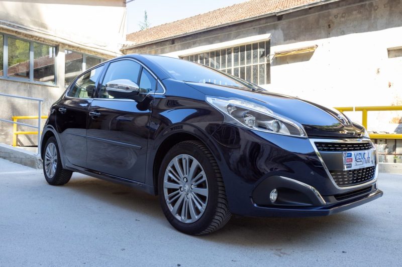 PEUGEOT 208 1.2 PURE TECH 110 ALLURE BUSINESS 2017