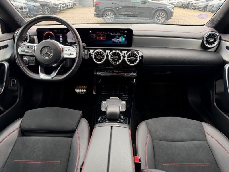 MERCEDES-BENZ CLA 200 AMG 2022