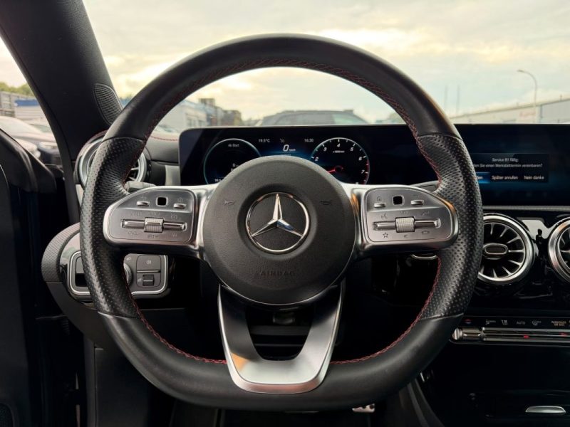 MERCEDES-BENZ CLA 200 AMG 2022
