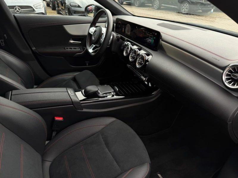 MERCEDES-BENZ CLA 200 AMG 2022