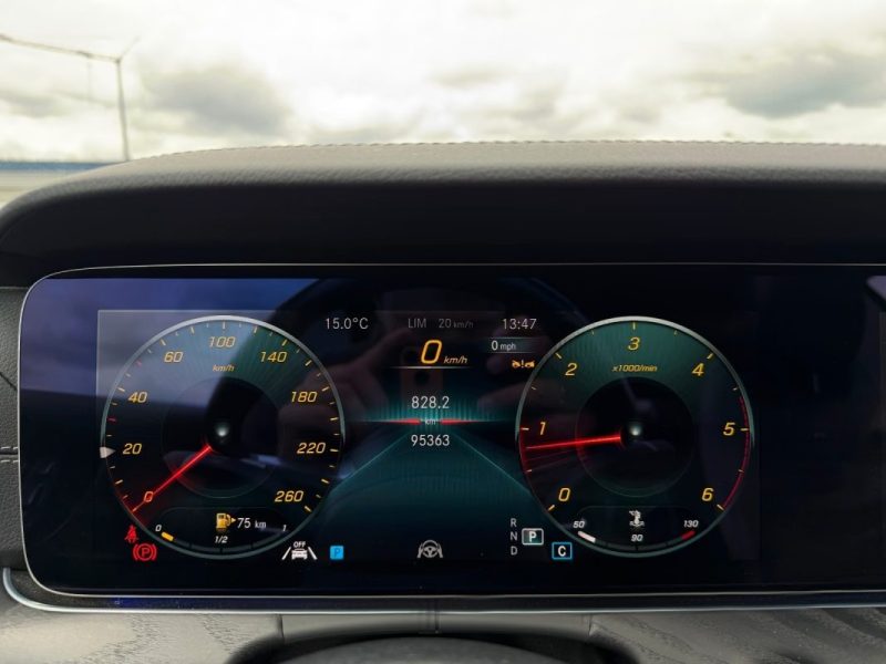 MERCEDES-BENZ E 220 D AMG COUPE FULL 2023