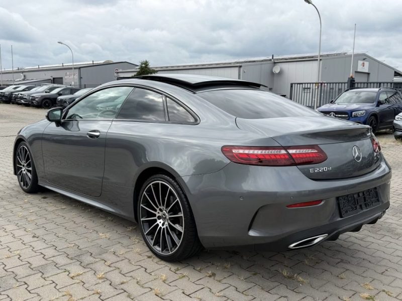 MERCEDES-BENZ E 220 D AMG COUPE FULL 2023