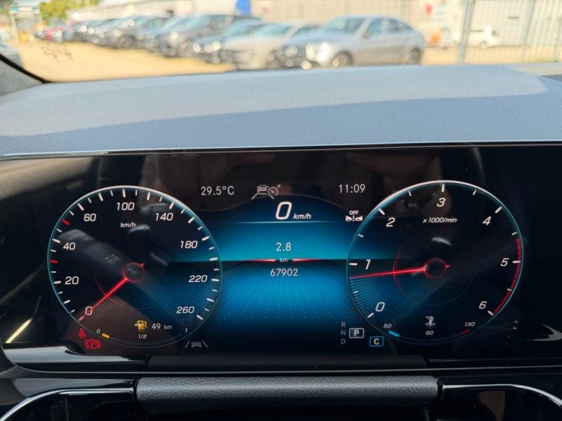 MERCEDES-BENZ GLA 200 D AMG DISTRONIC+ 2023