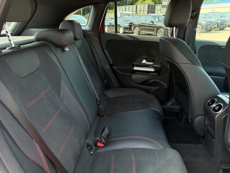 MERCEDES-BENZ GLA 200 D AMG DISTRONIC+ 2023