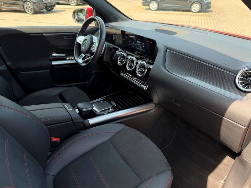 MERCEDES-BENZ GLA 200 D AMG DISTRONIC+ 2023