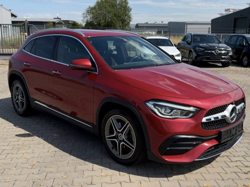 MERCEDES-BENZ GLA 200 D AMG DISTRONIC+ 2023