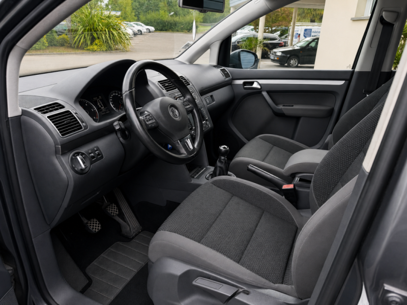 Volkswagen Touran 1.6 TDI 105ch Confortline Bluemotion Tech - Garantie