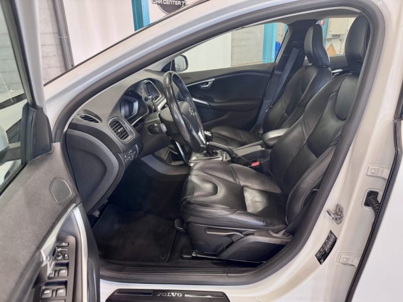 VOLVO V40 T2 2.0 TI 122ch Signature Edition BVM6 5 portes