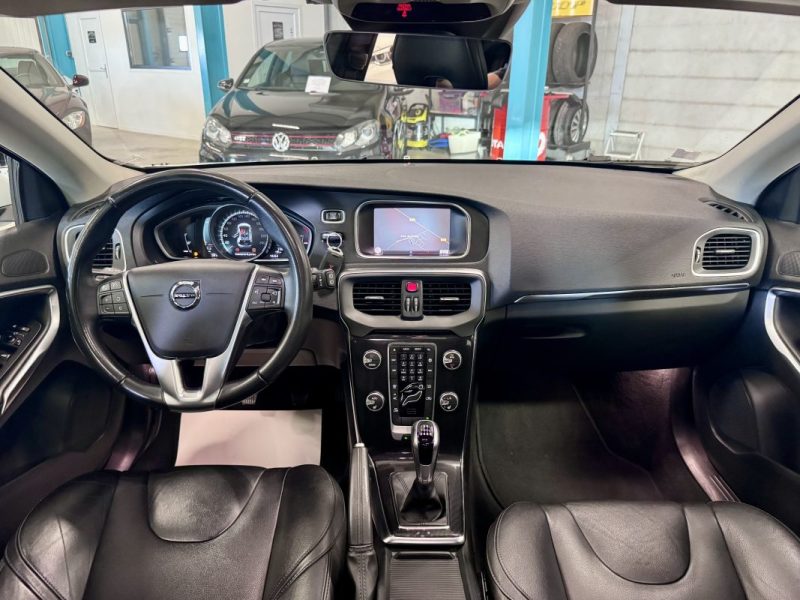 VOLVO V40 T2 2.0 TI 122ch Signature Edition BVM6 5 portes