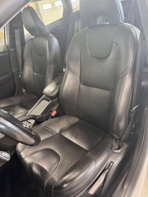 VOLVO V40 T2 2.0 TI 122ch Signature Edition BVM6 5 portes