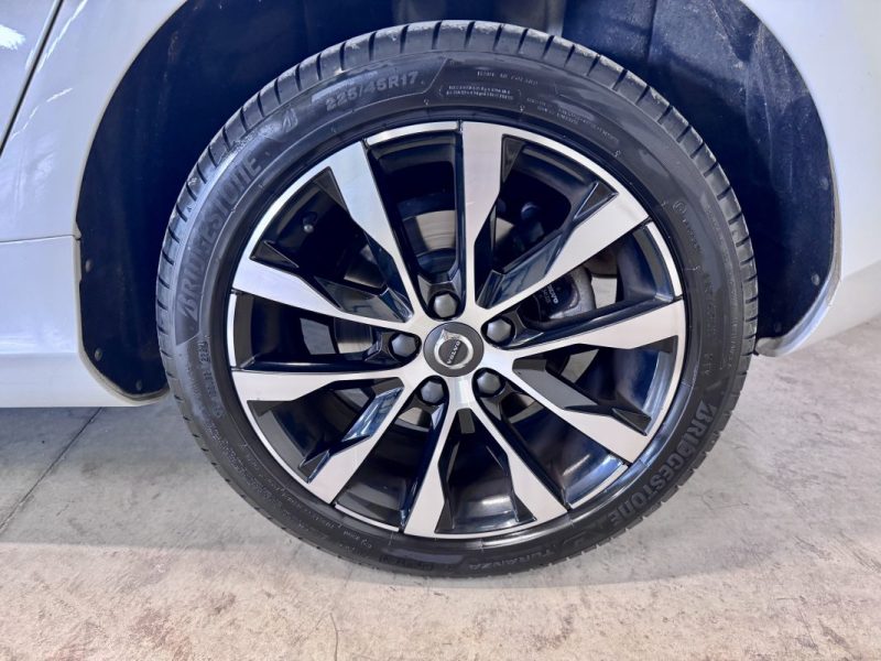 VOLVO V40 T2 2.0 TI 122ch Signature Edition BVM6 5 portes