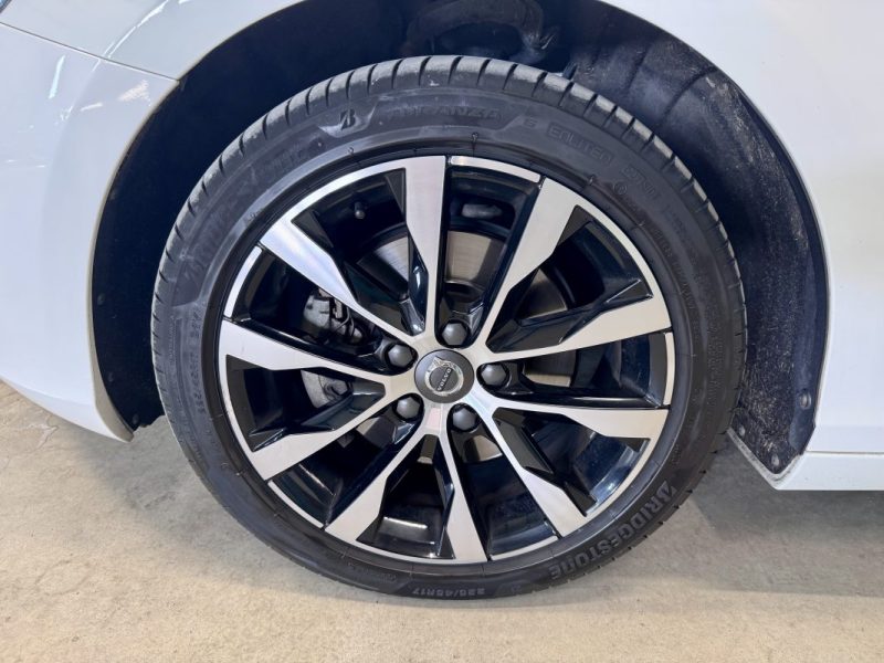 VOLVO V40 T2 2.0 TI 122ch Signature Edition BVM6 5 portes