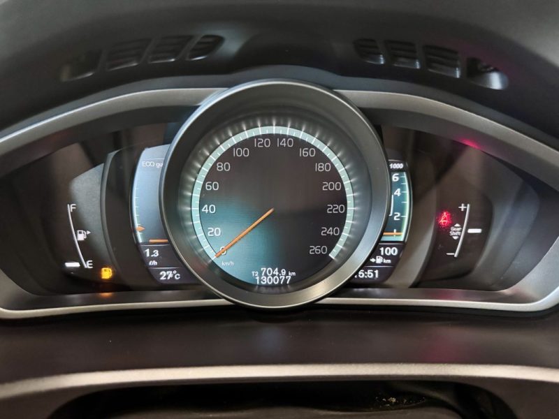 VOLVO V40 T2 2.0 TI 122ch Signature Edition BVM6 5 portes