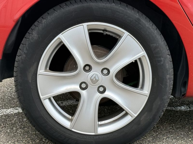 Renault Clio 1.5 Dci 90 Dynamique Garantie 6 Mois