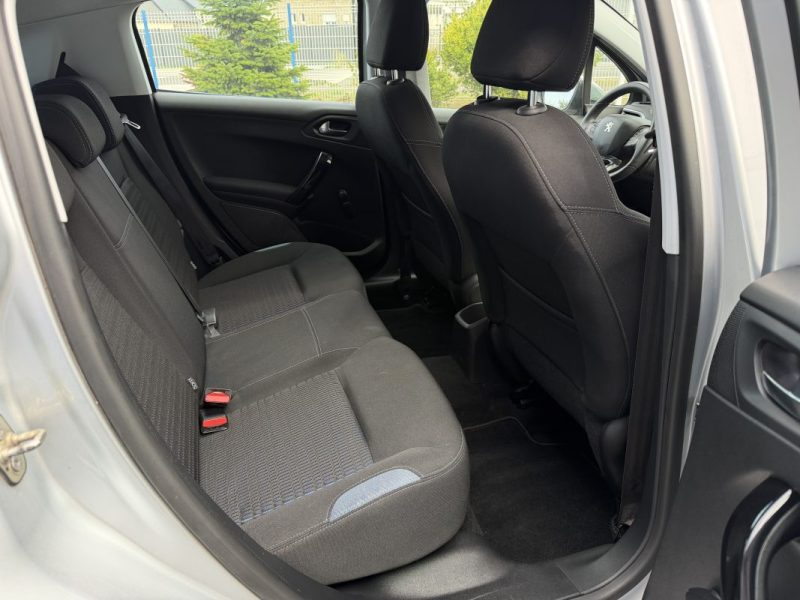 PEUGEOT 208 1.6 E-HDI 92ch Allure -  1er main - Garantie