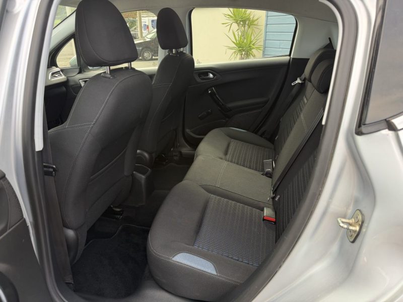 PEUGEOT 208 1.6 E-HDI 92ch Allure -  1er main - Garantie