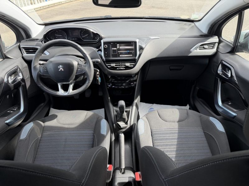 PEUGEOT 208 1.6 E-HDI 92ch Allure -  1er main - Garantie