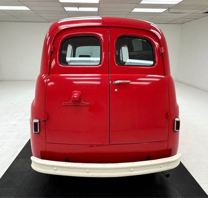 FORD  F100 PANEL DELIVERY TRUCK  1951