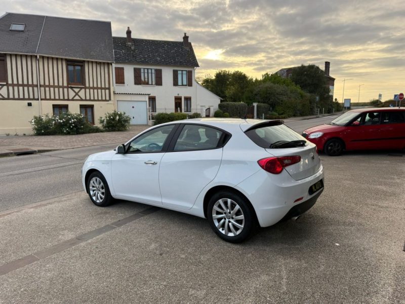 Alfa Romeo Giulietta 1.6 JTDM 120Ch S&S Distinctive