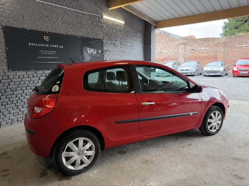 RENAULT  CLIO 3 1.2I 75CH PRIVILEGE 