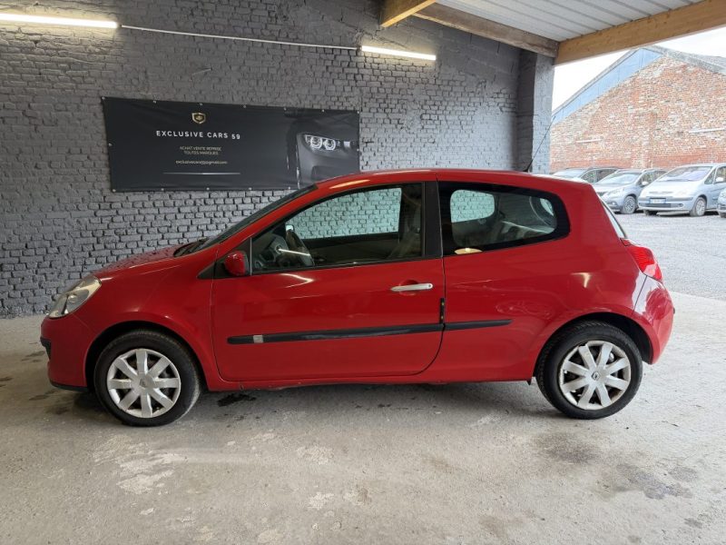 RENAULT  CLIO 3 1.2I 75CH PRIVILEGE 