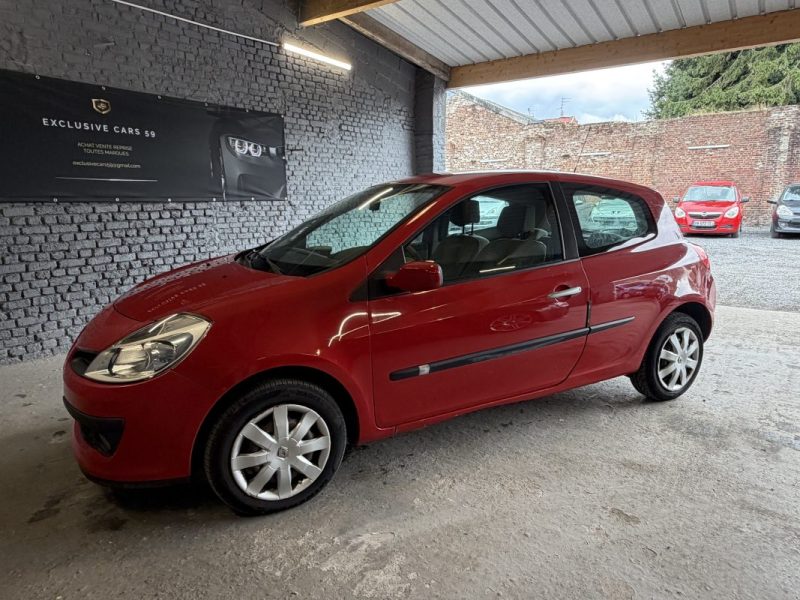RENAULT  CLIO 3 1.2I 75CH PRIVILEGE 
