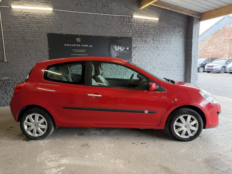 RENAULT  CLIO 3 1.2I 75CH PRIVILEGE 