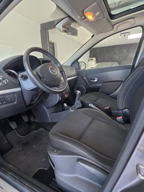 RENAULT  CLIO 3 1.5 DCI 90 CH 2011 - Révision complète - CT OK - Garantie 12 mois ou 15000km 