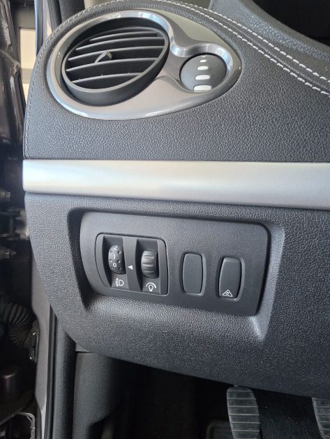 RENAULT  CLIO 3 1.5 DCI 90 CH 2011 - Révision complète - CT OK - Garantie 12 mois ou 15000km 
