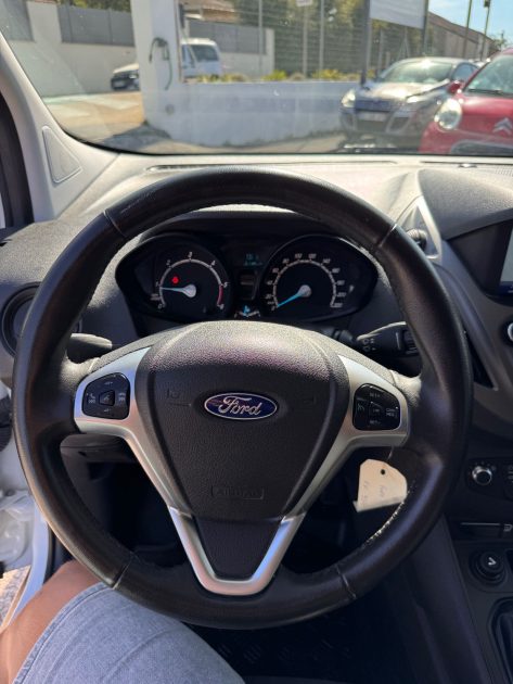FORD TRANSIT COURIER 1.5 TD 100 TREND 2021 PRIX TTC ETAT NEUF