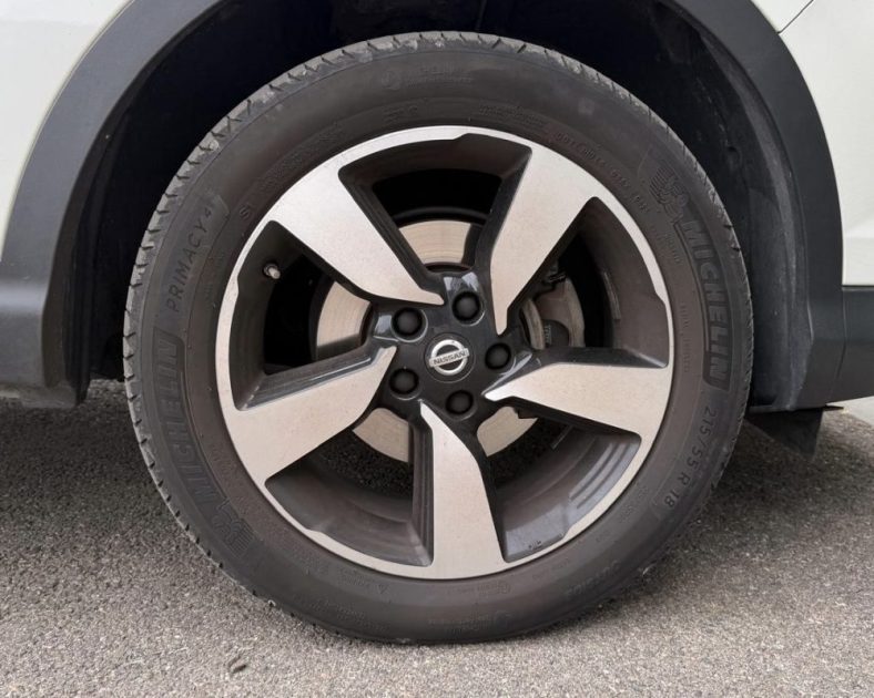 NISSAN QASHQAI 1.6 dCi 130 CV N-CONNECTA - ATTELAGE - CAMERA DE RECUL - ENTRETIEN COMPLET