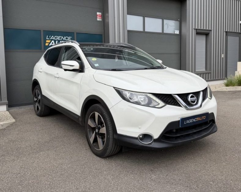 NISSAN QASHQAI 1.6 dCi 130 CV N-CONNECTA - ATTELAGE - CAMERA DE RECUL - ENTRETIEN COMPLET