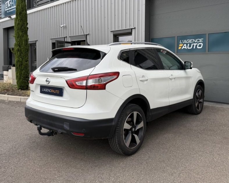 NISSAN QASHQAI 1.6 dCi 130 CV N-CONNECTA - ATTELAGE - CAMERA DE RECUL - ENTRETIEN COMPLET