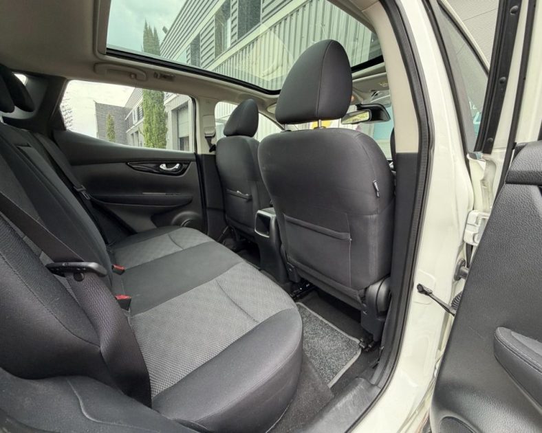 NISSAN QASHQAI 1.6 dCi 130 CV N-CONNECTA - ATTELAGE - CAMERA DE RECUL - ENTRETIEN COMPLET