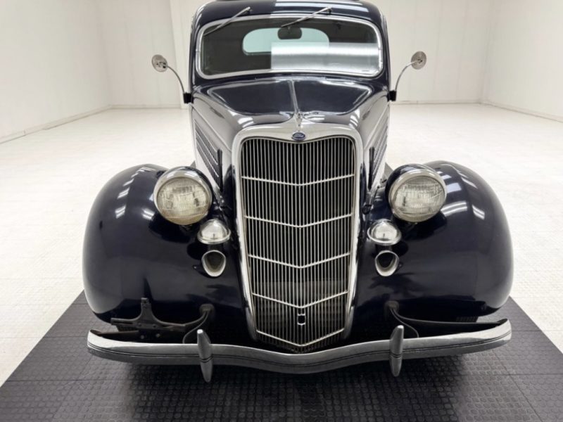 1935 Ford Model 48 V8 Series  Coupé 5-Window