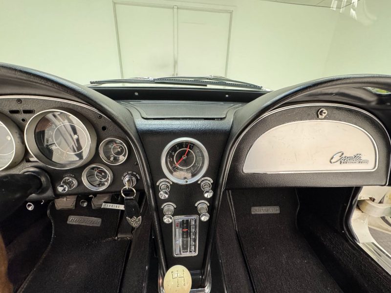 1964 Chevrolet Corvette C2 Convertible Ermine White