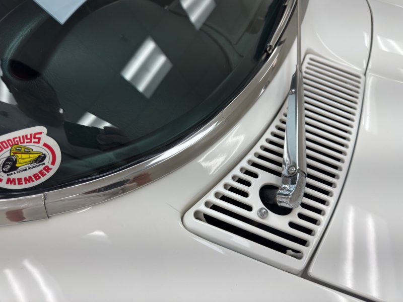 1964 Chevrolet Corvette C2 Convertible Ermine White