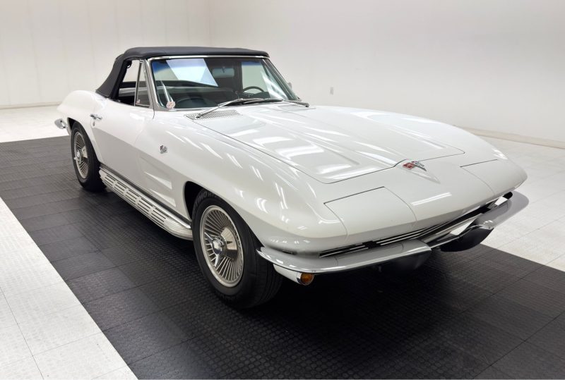 1964 Chevrolet Corvette C2 Convertible Ermine White