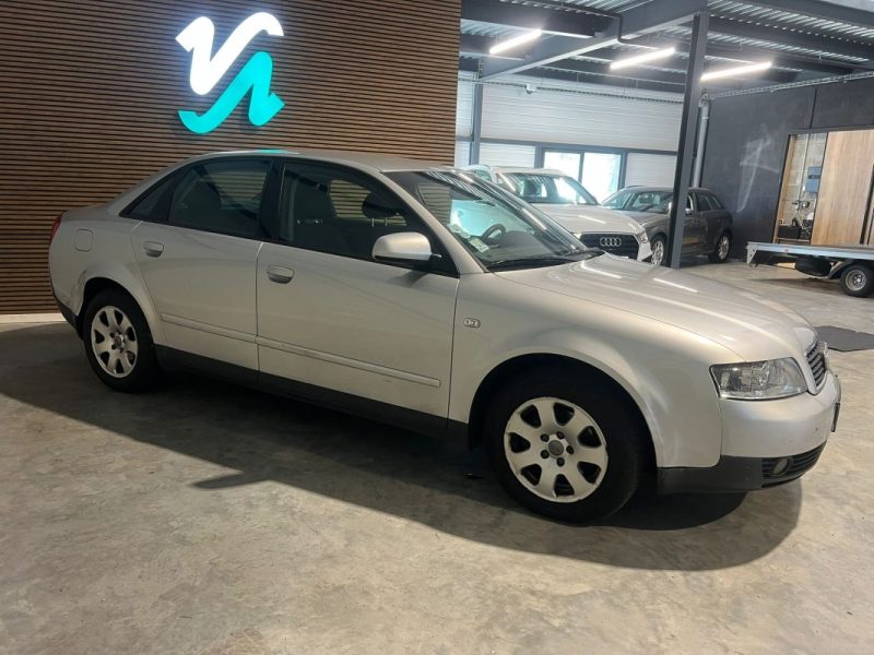 AUDI - A4 - 1.9 TDI - 101 cv -  REFERENCE - 2002 - 306 000 km - Attelage 