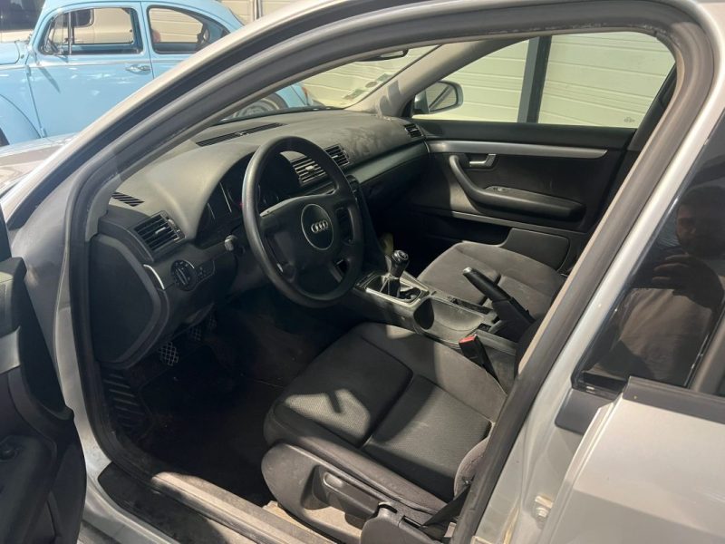 AUDI - A4 - 1.9 TDI - 101 cv -  REFERENCE - 2002 - 306 000 km - Attelage 