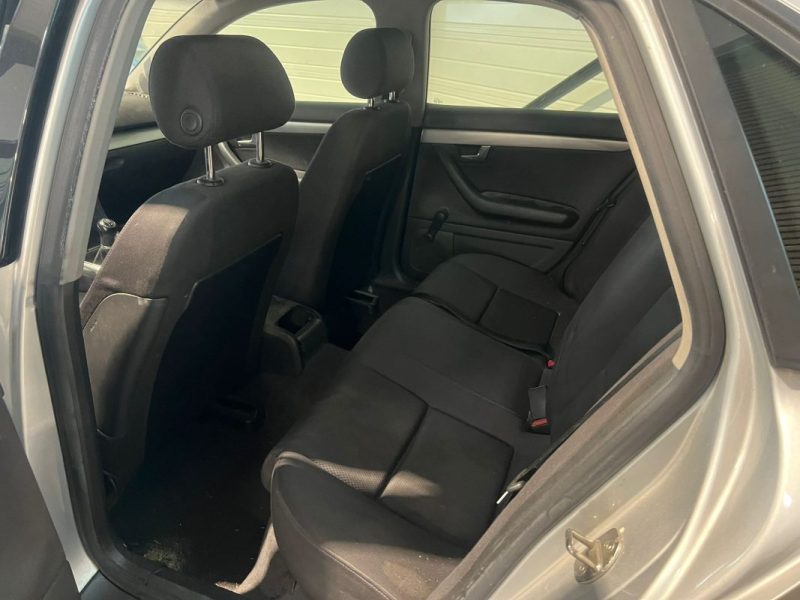 AUDI - A4 - 1.9 TDI - 101 cv -  REFERENCE - 2002 - 306 000 km - Attelage 