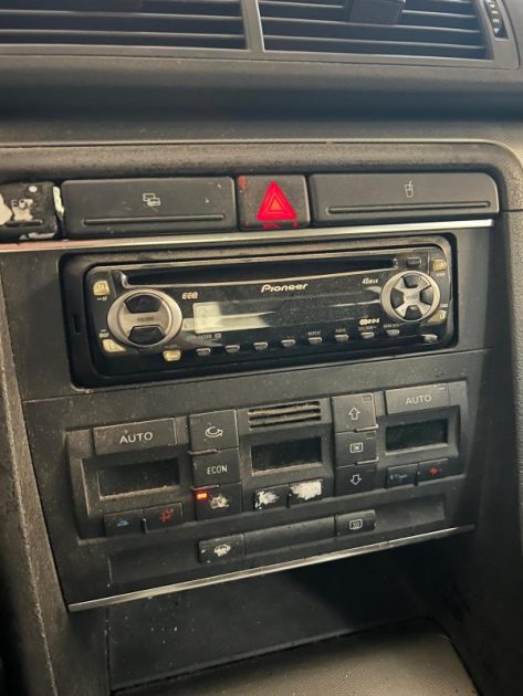 AUDI - A4 - 1.9 TDI - 101 cv -  REFERENCE - 2002 - 306 000 km - Attelage 